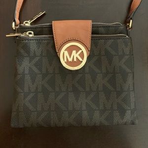 Micheal Kors Purse